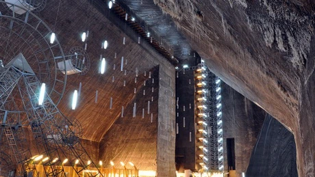 Salina Turda a devenit cel mai vizitat obiectiv turistic public din România. Record de turişti în 2016
