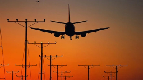 Cerul Unic European, aprobat în comisia PE, poate scădea durata zborurilor şi preţul biletelor