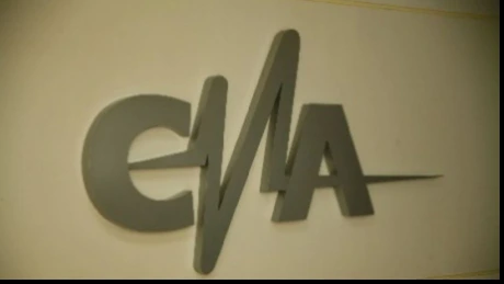CNA atenţionează posturile TV şi radio că monitorizează relatările despre accidentul aviatic de luni
