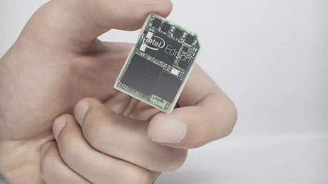Cel mai mic computer din lume: Intel Edison este cât un card SD