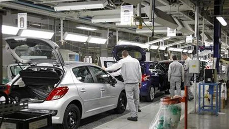 Peugeot ar putea concedia încă 1.500 de angajaţi în Franţa