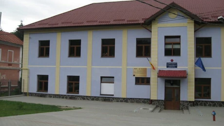 Trei apeluri de proiecte, în valoare de 258 milioane euro, pentru construcţia, reabilitarea, modernizarea şi echiparea unităţilor de învăţământ