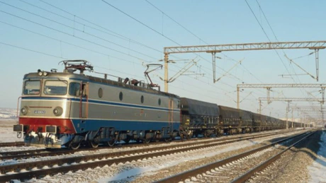 CFR Marfă şi CFR Călători vând la fier vechi 110 trenuri. Speră să obţină 14 milioane de euro
