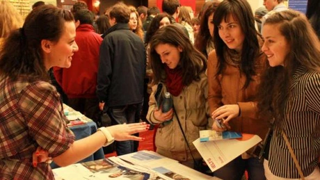 Peste 90 de universităţi străine, prezente la Bucureşti la târgul RIUF