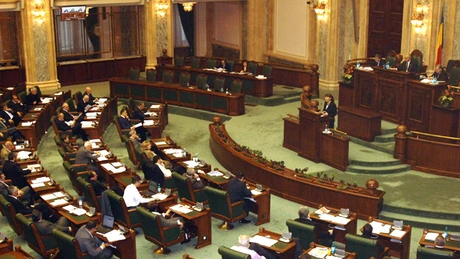 Şedinţa Camerei Deputaţilor în care se vota Legea conversiei creditelor şi moţiunea pe justiţie a fost suspendată