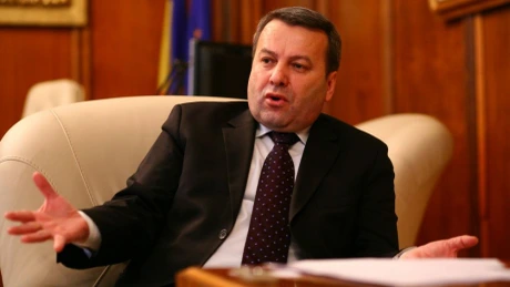 Ialomiţianu: Guvernul încearcă să redreseze situaţia dezastruoasă a încasărilor la buget tăind din investiţii