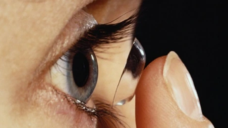 Un nou senzor va face posibilă producerea de lentile de contact cu vedere pe timp de noapte