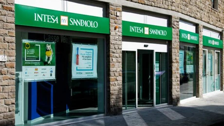 Intesa Sanpaolo vrea să plătească acţionarilor dividende de 3,3 miliarde de euro