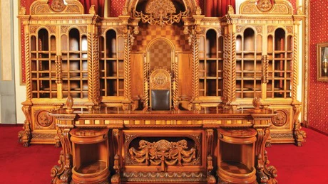 Mobilier de birou şi instrumente de scris care au aparţinut lui Ceauşescu, scoase la licitaţie