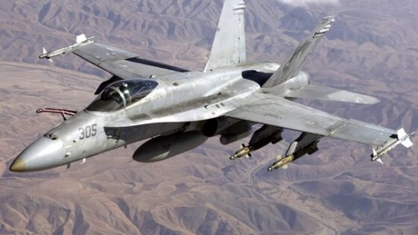 Avioane de atac F-18 şi-au început misiunile de supraveghere în Irak