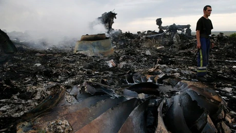 Accident aviatic Ucraina: Noi rămăşiţe umane descoperite la locul prăbuşirii MH17 - premier australian