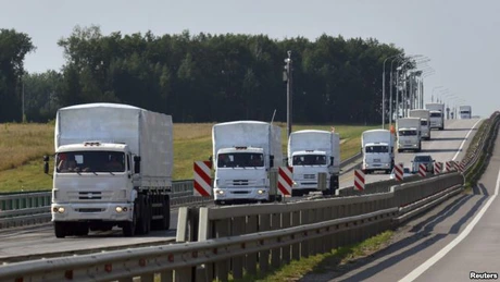 UPDATE Primele 32 de camioane ale convoiului rus au intrat pe teritoriul Ucrainei şi merg spre Lugansk