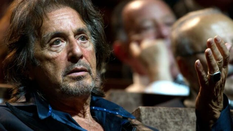Al Pacino merge mai departe de Veneţia