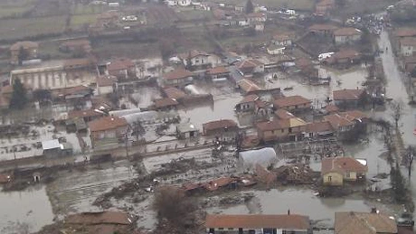 Inundaţii în Bulgaria: Doi morţi şi sute de persoane evacuate