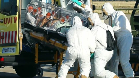 Primul european ucis de Ebola: Misionarul repatriat în Spania a murit