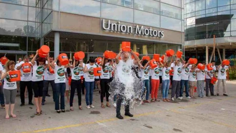 Ice Bucket Challenge: 100 de angajaţi ai New Kopel Group au acceptat provocarea