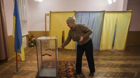 Ucraina îşi alege azi Parlamentul, în pofida conflictului din estul ţării. Cinci milioane de alegători, excluşi de la vot
