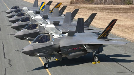 Marea Britanie cumpără 14 avioane multirol invizibile F-35. FOTO şi VIDEO