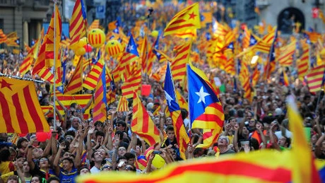 Madridul ameninţă cu suspendarea autonomiei Cataloniei