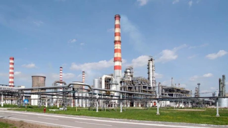 Instanţa interzice dizolvarea sau lichidarea Petrotel Lukoil Ploieşti