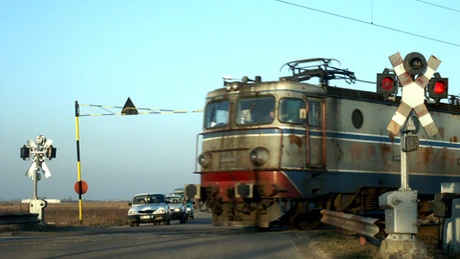 Cu trenul sau pe şosea? Cum se circulă mai rapid în România