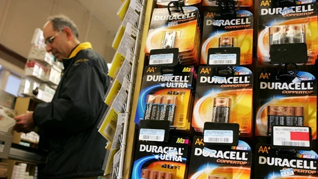 Warren Buffett cumpără producătorul de baterii Duracell de la P&G, într-o tranzacţie de 4,7 miliarde de dolari