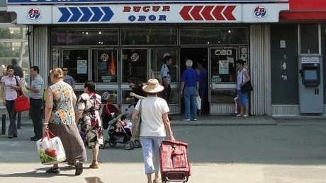 Centrul comercial Bucur Obor s-a închis cu excepţia farmaciilor şi a Mega Image, Auchan Supermarket şi dm drogherie market