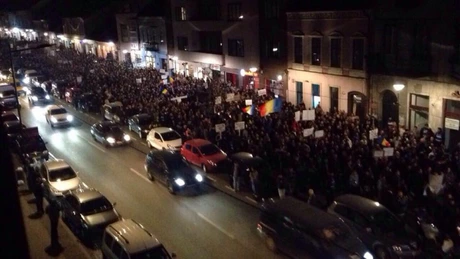 Mitinguri de solidaritate cu românii din diaspora care nu au putut vota. Peste 5000 mii de oameni protestează la Cluj