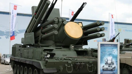 Rusia mizează pe exporturile de armament pentru a diminua pierderile suferite de pe urma scăderii preţului petrolului