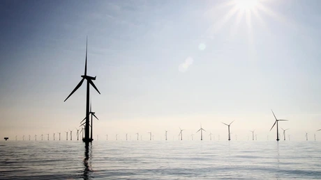 Marea Britanie a aprobat construcţia celui mai mare parc eolian offshore din lume