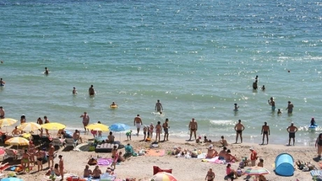 Ministrul Turismului anunţă că voucherele de vacanţă intră în vigoare de la 1 iulie. Hotelierii de pe litoral ar fi vrut mai repede