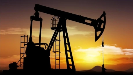 Preţul petrolului a urcat luni cu până la 5%