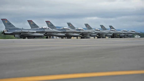 Polonia intenţionează să acorde statelor est-europene împrumuturi pentru achiziţia de armament