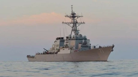 Rusia ar fi folosit aviaţia militară pentru a ţine distrugătorul USS Ross departe de apele teritoriale ruseşti