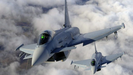 Marea Britanie: Avioane de luptă Typhoon, ridicate de la sol pentru a intercepta două bombardiere ruseşti