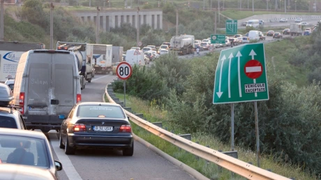 Peste 60% din maşinile care au traversat podul de la Feteşti de 1 Mai au plătit taxa electronic