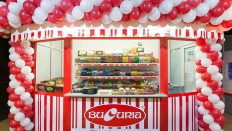 Doi tineri din Republica Moldova vând bomboane Bucuria de 1,5 milioane lei la metroul din Bucureşti