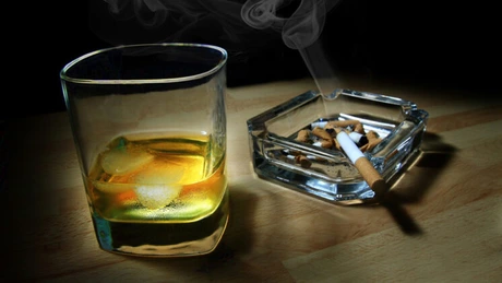 Câţi bani au cheltuit românii pe băutură şi ţigări, în 2014