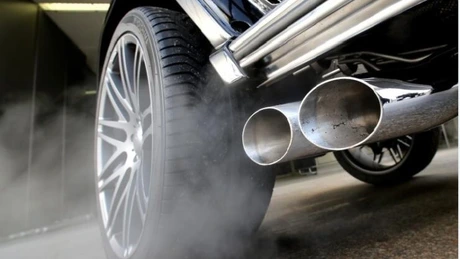 Taxa de poluare ar putea să fie inclusă în preţul carburantului, 5 bani pe litru - proiect