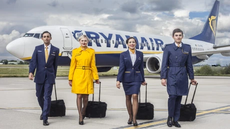 Ryanair recrutează echipaj de zbor din toată ţara. Oferă 1.200 de euro primă de bun venit la angajare