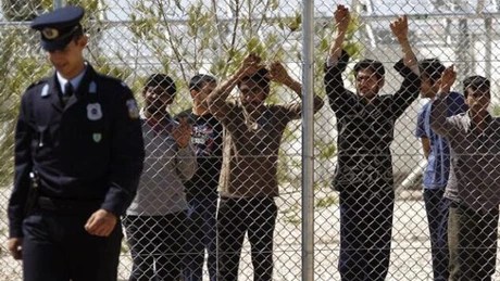 Începând cu 15 septembrie, refugiaţii care intră ilegal în Ungaria vor fi arestaţi