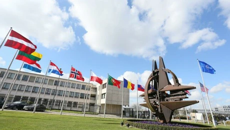 NATO îşi consolidează poziţia în Europa de Est - sinteză