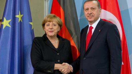 Merkel: Germania este pregătită să ajute la dinamizarea procesului de aderare a Turciei la UE