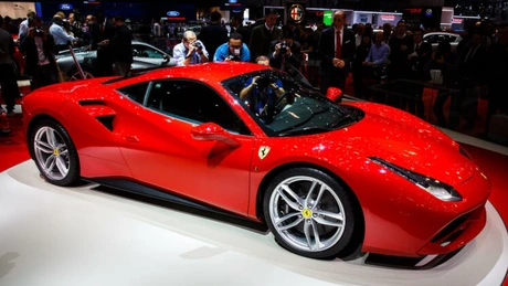 Cinci români vor primi până la finalul anului cel mai nou model Ferrari