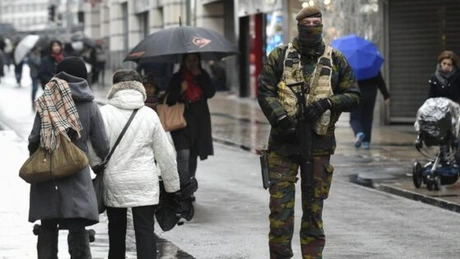 Capitala Belgiei, în a doua zi de alertă teroristă maximă. Metroul şi şcolile rămân închise şi luni