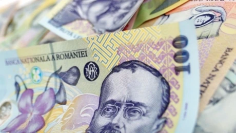 Klaus Iohannis a promulgat creşterea salariilor bugetarilor cu 10%