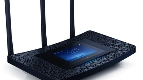 TP-Link a lansat primul router cu ecran tactil din România
