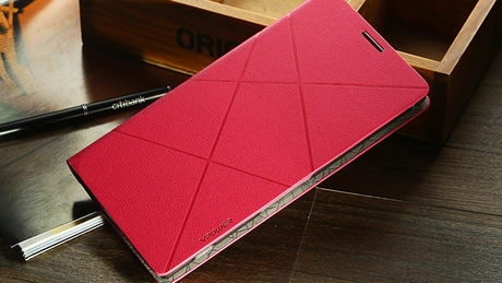 Românii cheltuie, în medie, 150 de lei pentru cumpărarea de accesorii pentru protecţia telefoanelor