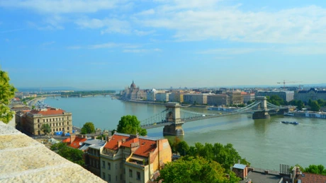 Şeful OTP: Ungaria va adopta moneda euro în pofida retoricii oficiale