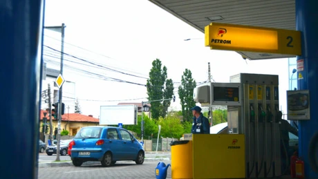 Petrom a scumpit carburanţii cu 5 bani pe litru